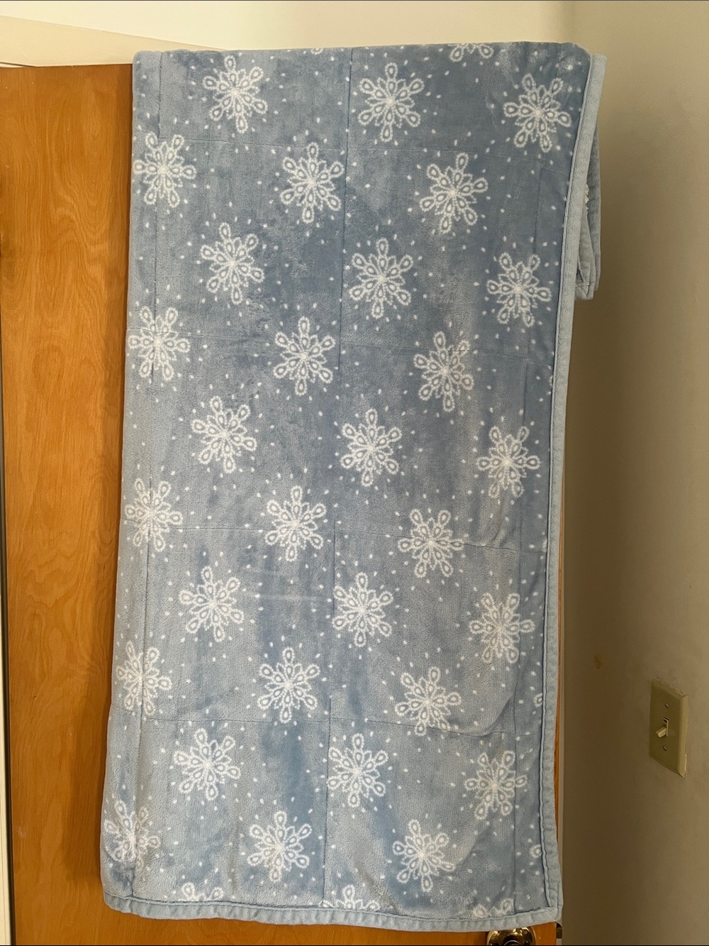 Kids Light Blue Snowflake Pajama Blanket - Soft Winter Throw. 4X5 feet long